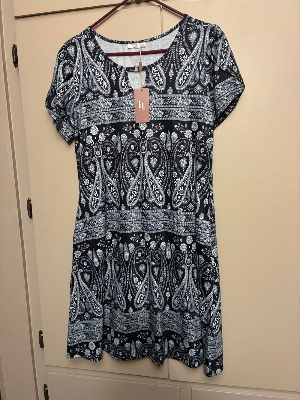 Women’s Black & Light Blue Paisley Short Sleeve Dress